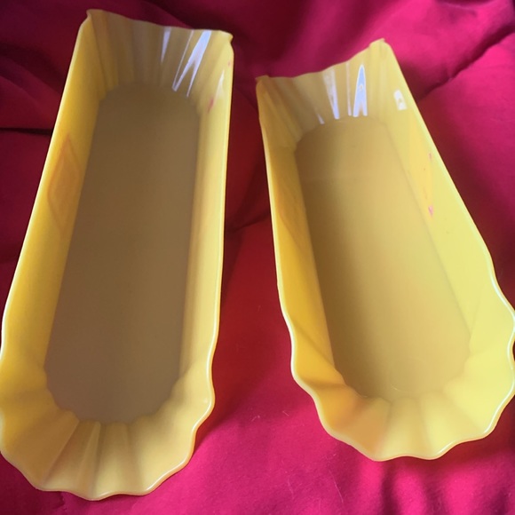 Set of 2 Oscar Mayer Meyer Hot Dog Tray Holders Yellow Plastic. See red smudges - Picture 5 of 5